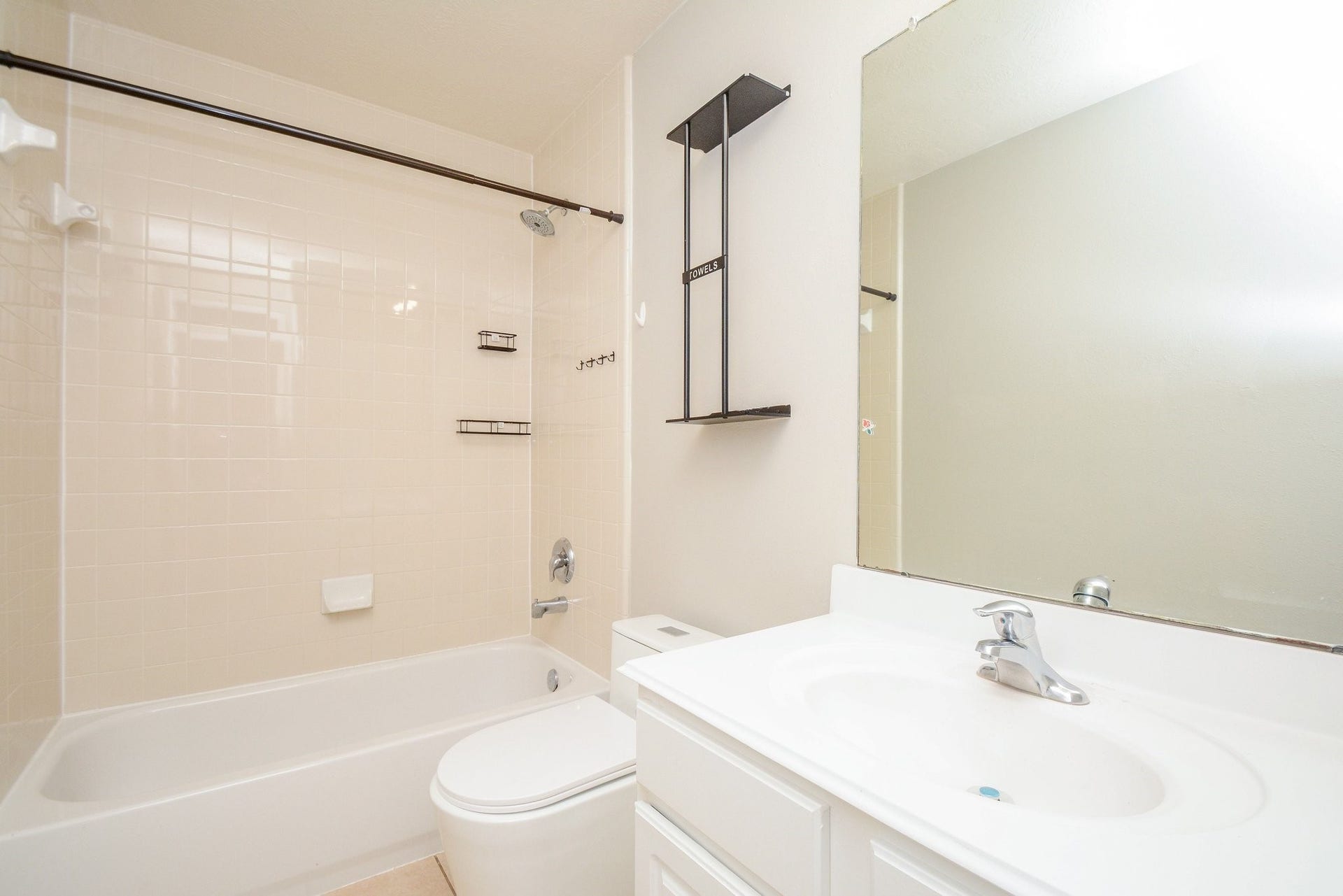 6911 Kamiah Court, Houston, TX 77040 6911 Kamiah Court, Houston, TX 77040