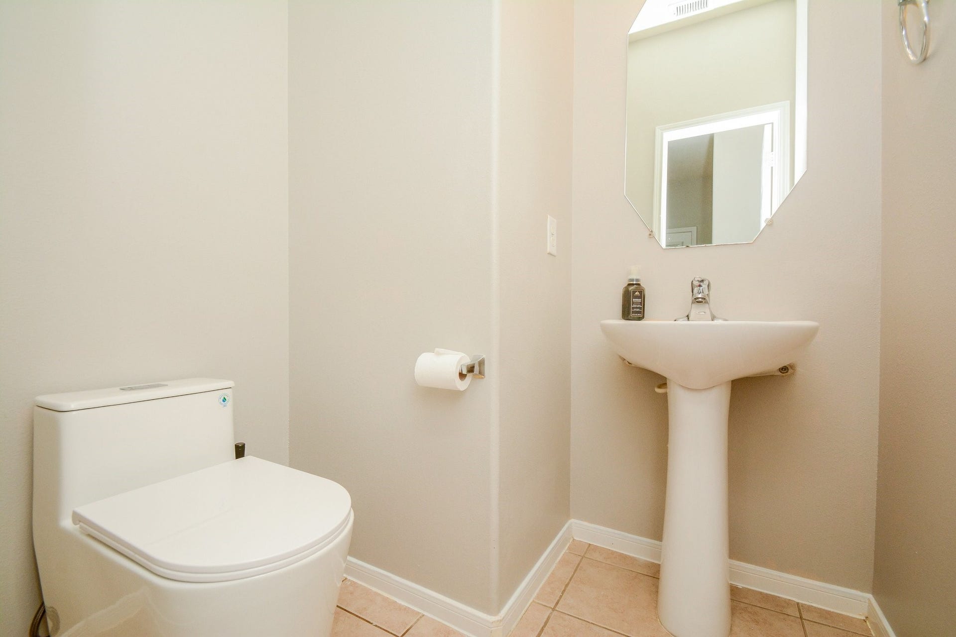 6911 Kamiah Court, Houston, TX 77040 6911 Kamiah Court, Houston, TX 77040