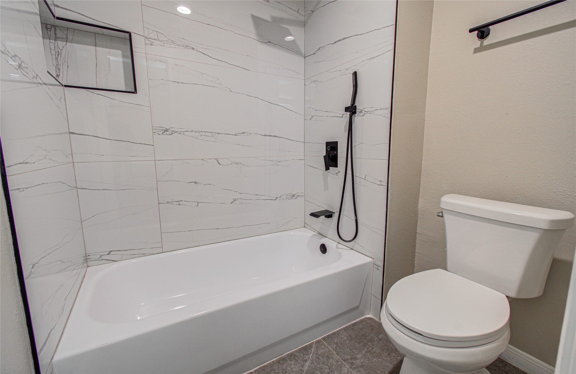 6801 Paigetree Lane, Pearland, TX 77584 6801 Paigetree Lane, Pearland, TX 77584