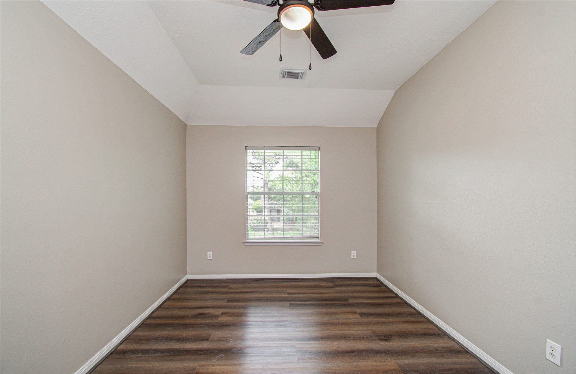 6801 Paigetree Lane, Pearland, TX 77584 6801 Paigetree Lane, Pearland, TX 77584