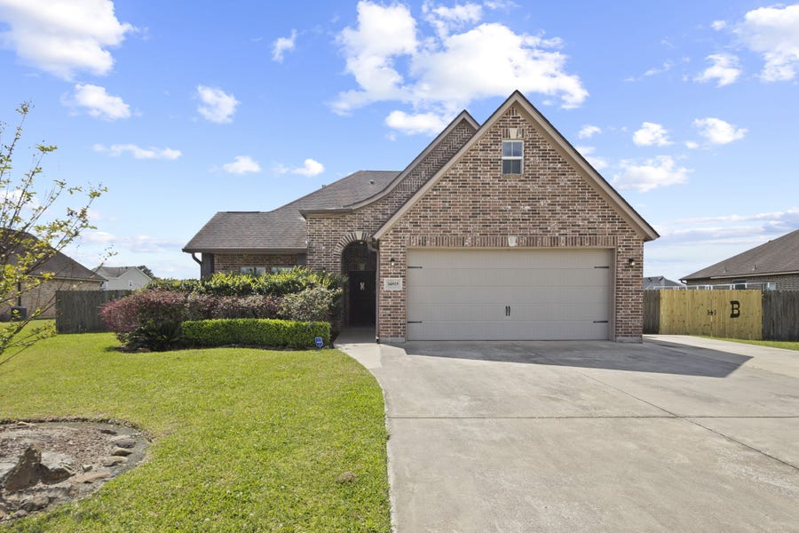 Property photo for 14815 Michelle Lane, Beaumont, TX