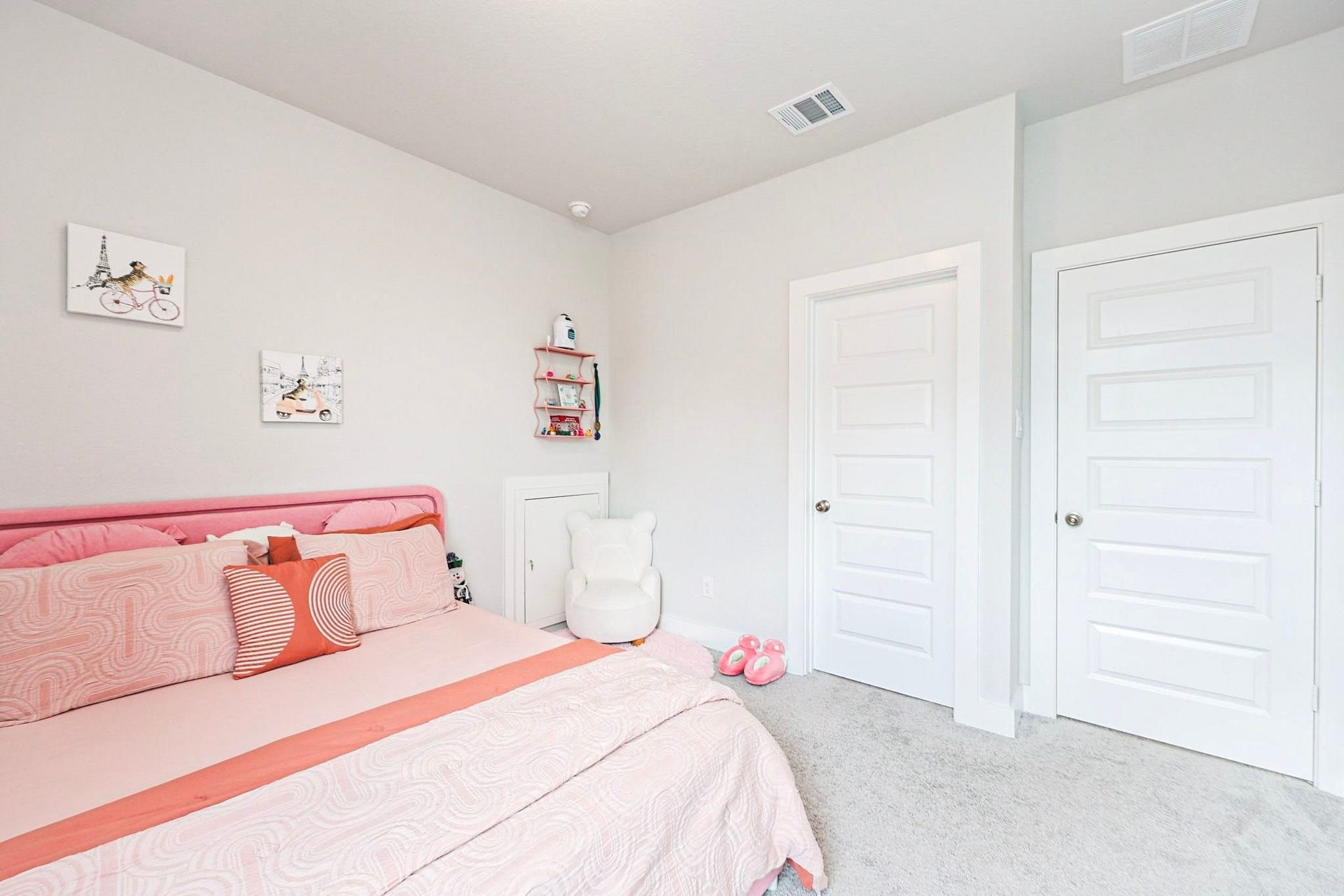 29651 Bur Creek Lane, Fulshear, TX 77441 4th bedroom upstairs with ensuite bathroom!