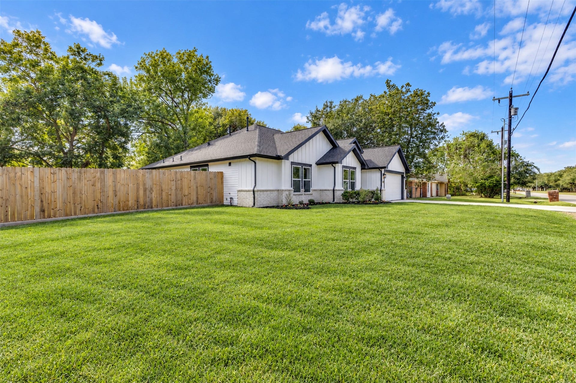 6405 Carver Avenue, Texas City, TX 77591