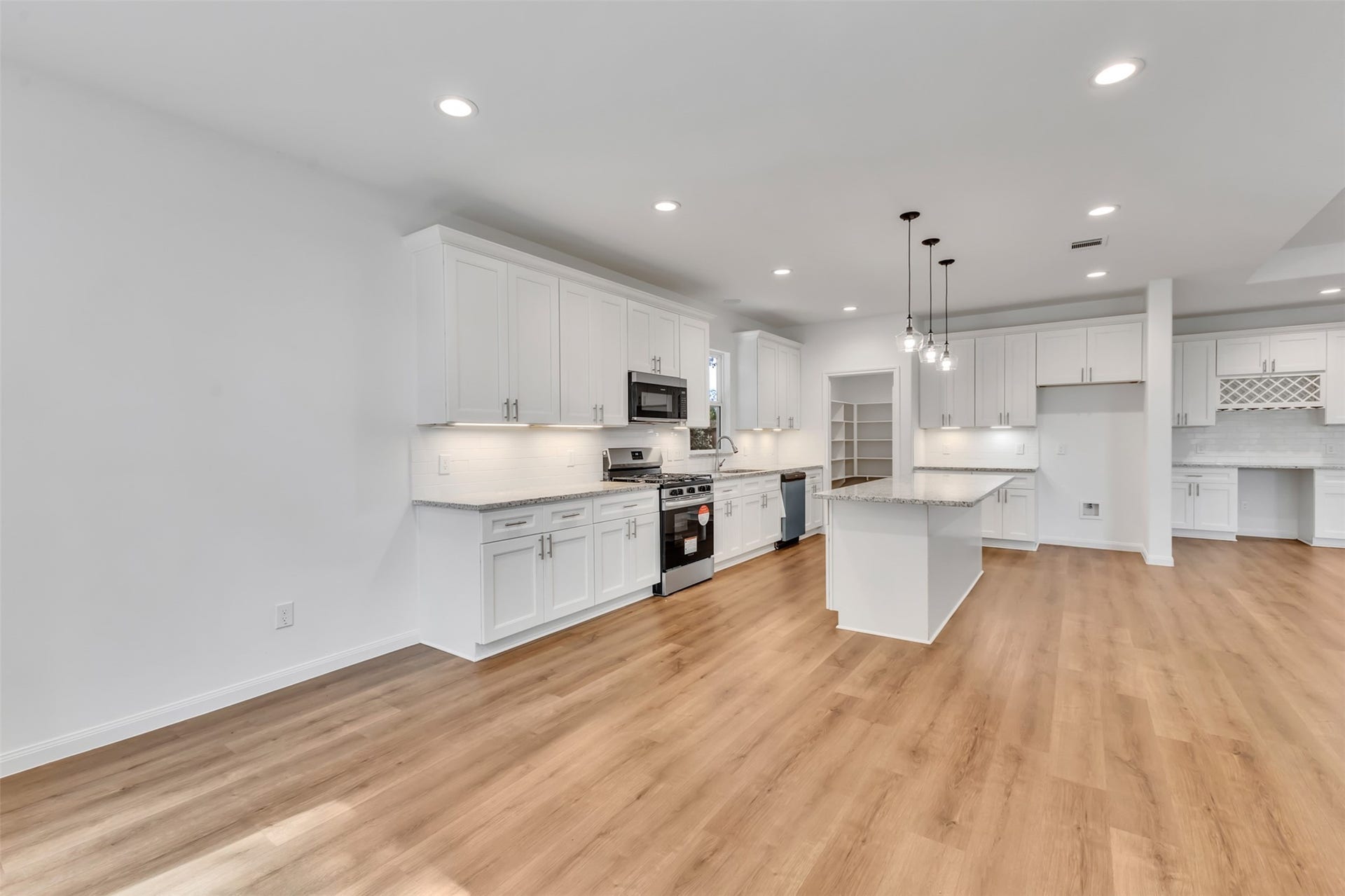 6405 Carver Avenue, Texas City, TX 77591