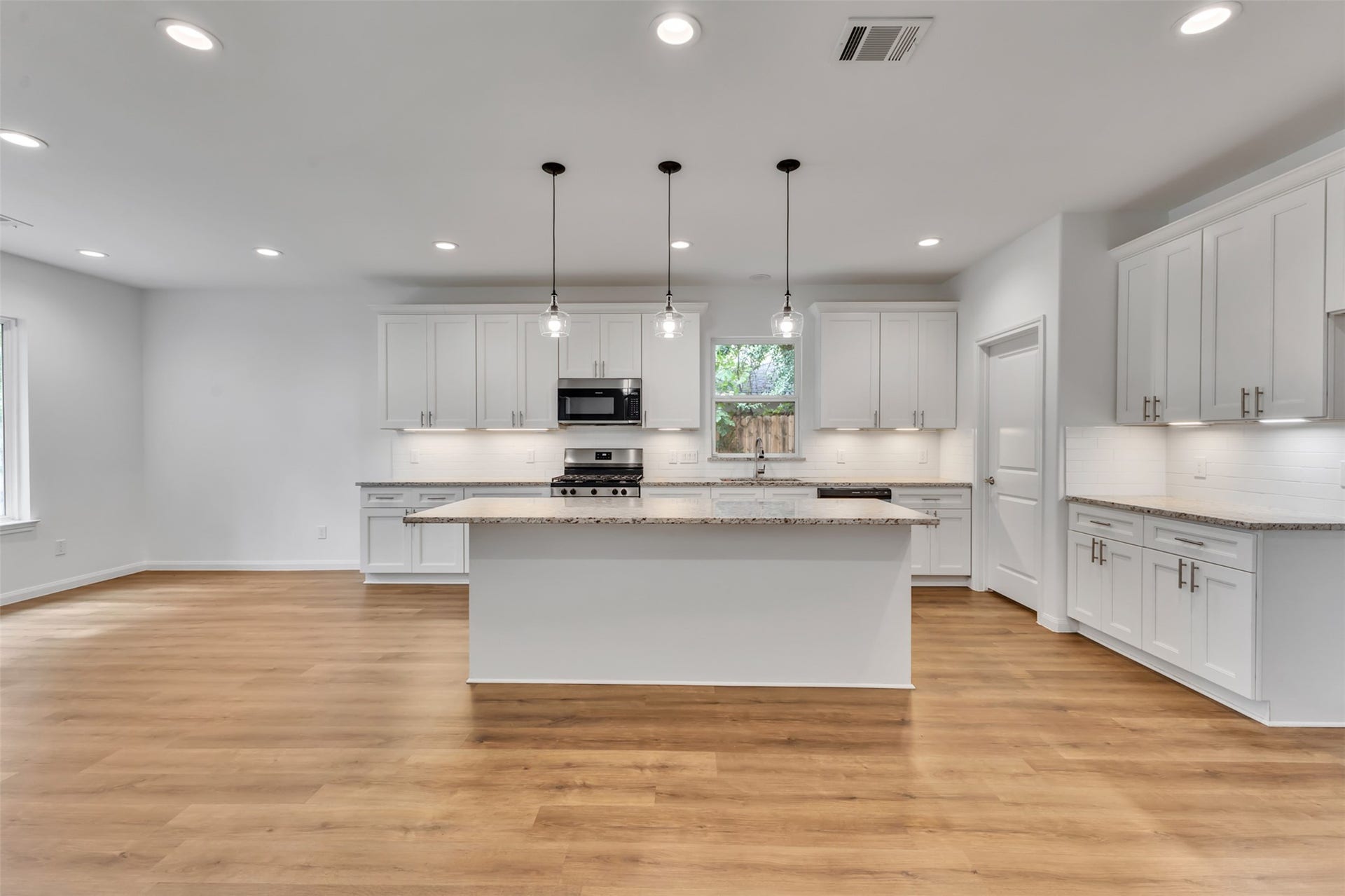 6405 Carver Avenue, Texas City, TX 77591