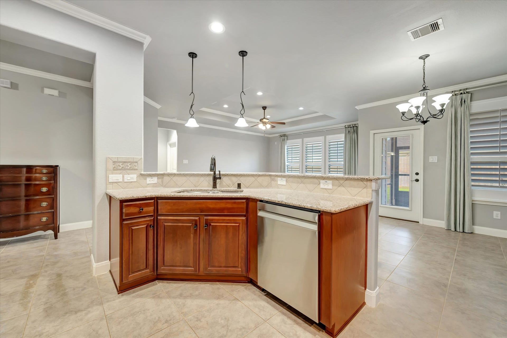 1541 Tuscan Village Drive, League City, TX 77573 1541 Tuscan Village Drive, League City, TX 77573