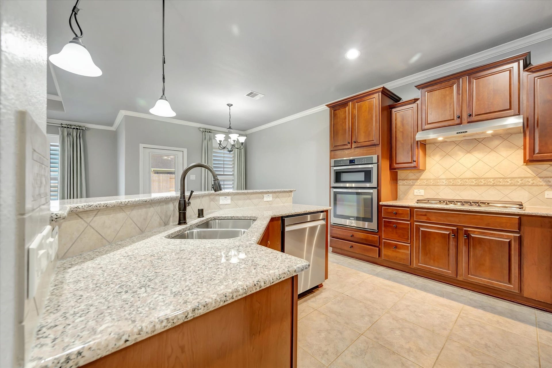 1541 Tuscan Village Drive, League City, TX 77573 1541 Tuscan Village Drive, League City, TX 77573