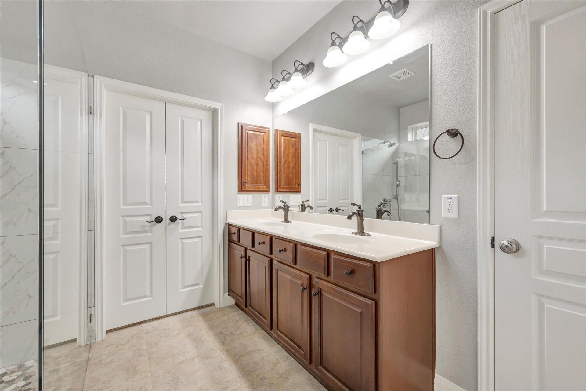 1541 Tuscan Village Drive, League City, TX 77573 1541 Tuscan Village Drive, League City, TX 77573