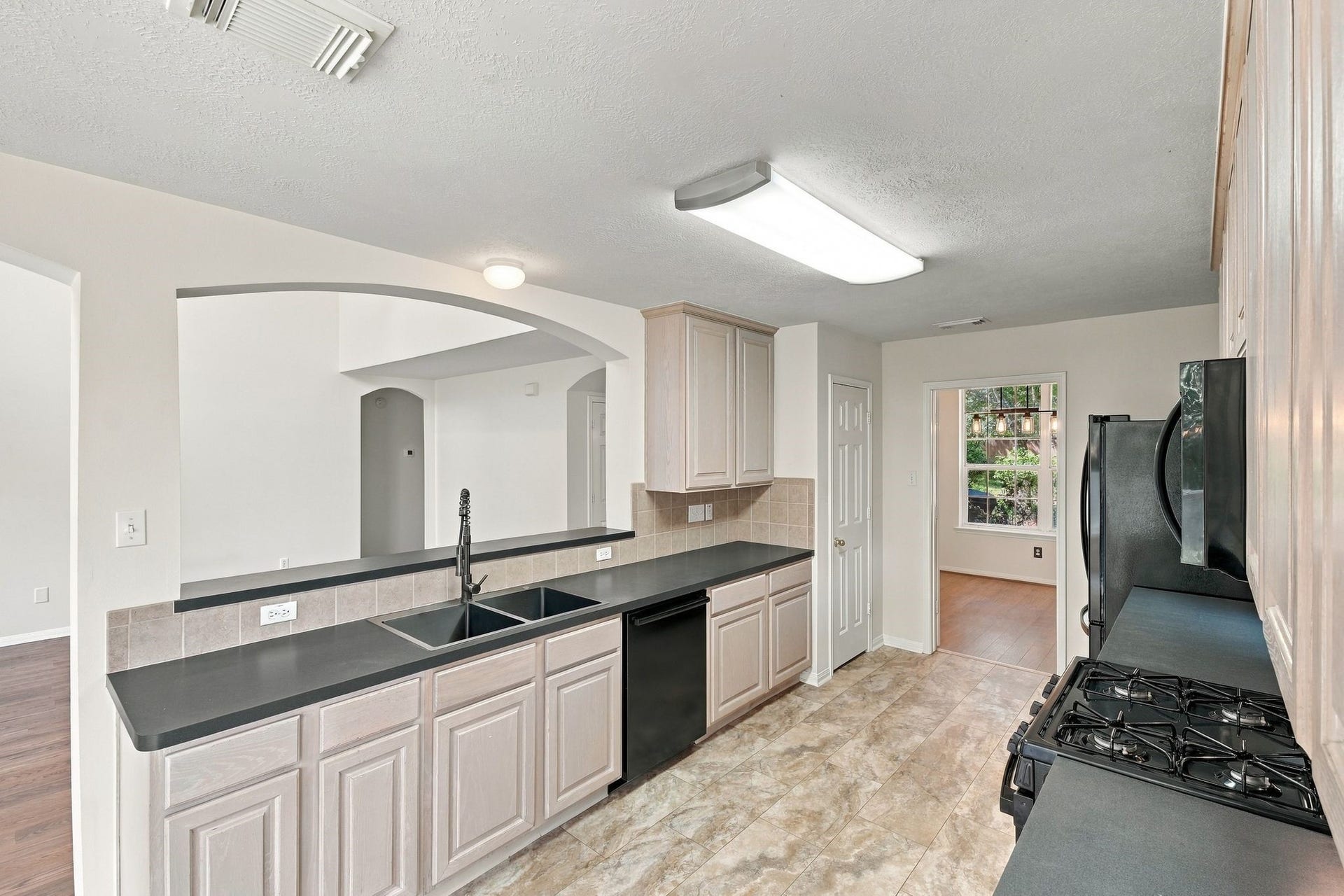10 Orchid Grove Place, Conroe, TX 77385 10 Orchid Grove Place, Conroe, TX 77385