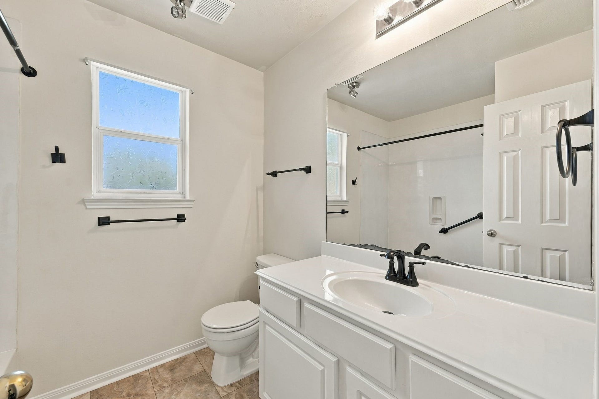 10 Orchid Grove Place, Conroe, TX 77385 10 Orchid Grove Place, Conroe, TX 77385