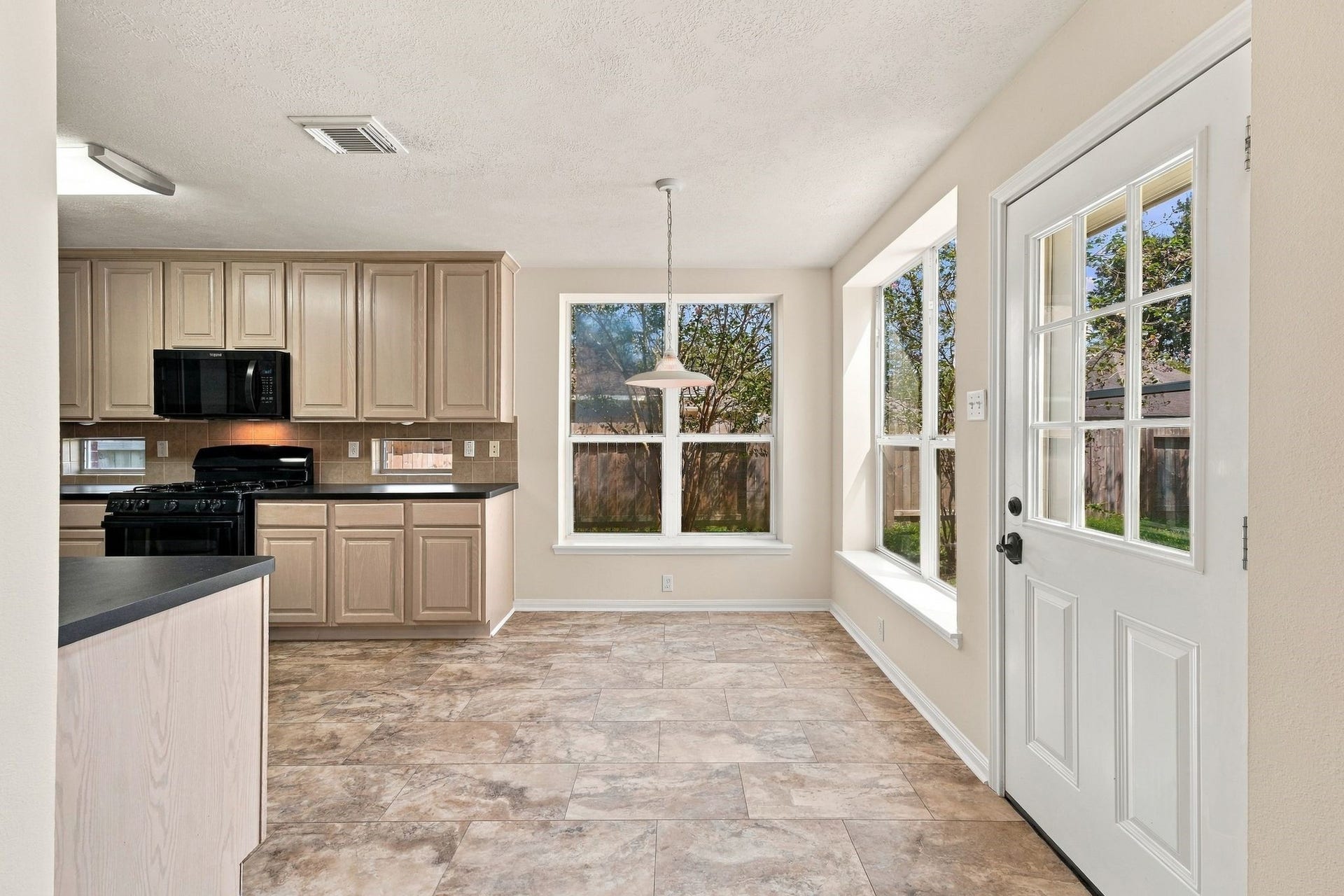 10 Orchid Grove Place, Conroe, TX 77385 10 Orchid Grove Place, Conroe, TX 77385