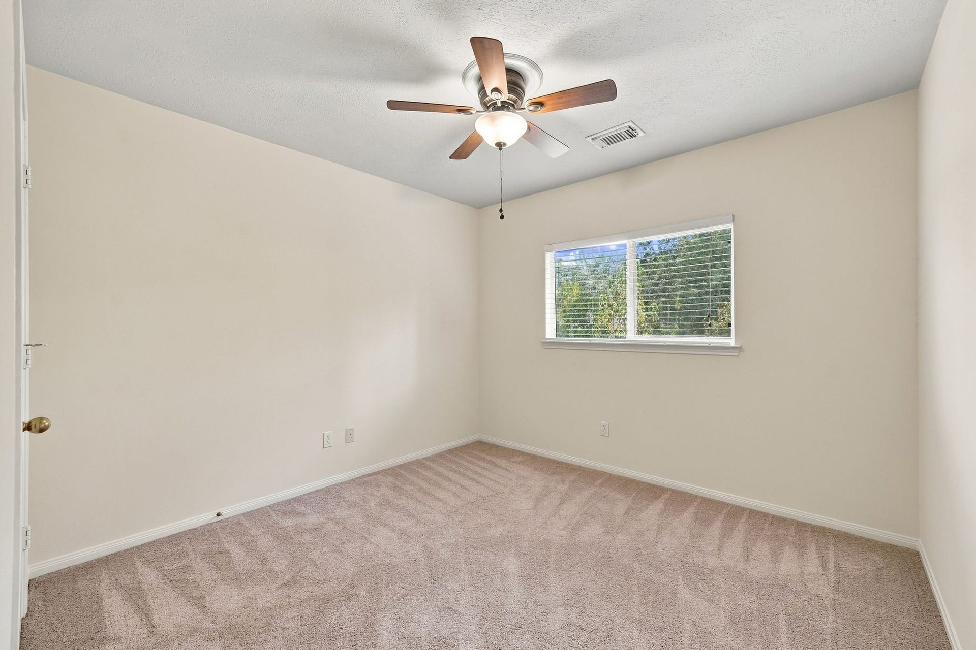 10 Orchid Grove Place, Conroe, TX 77385 10 Orchid Grove Place, Conroe, TX 77385