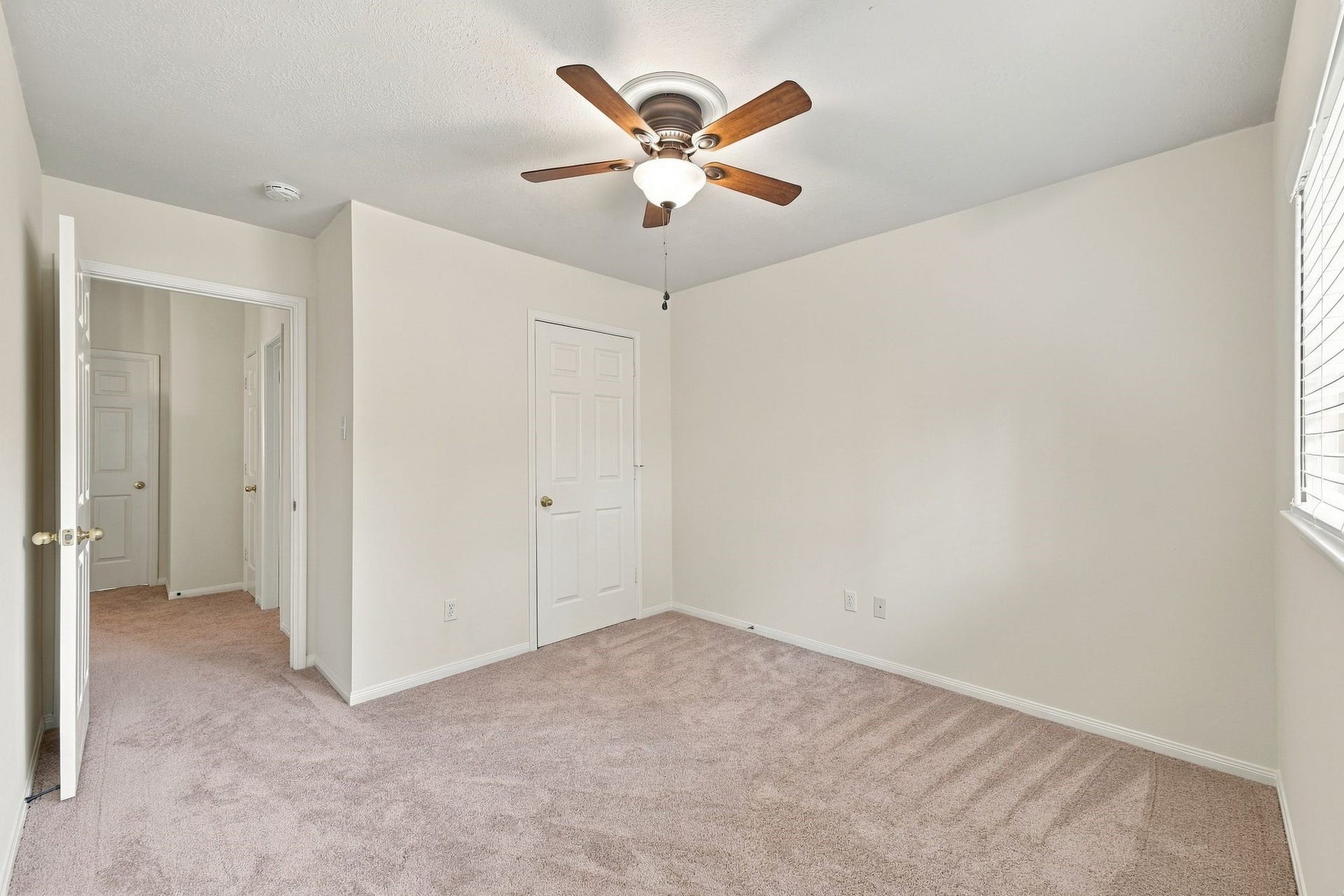10 Orchid Grove Place, Conroe, TX 77385 10 Orchid Grove Place, Conroe, TX 77385