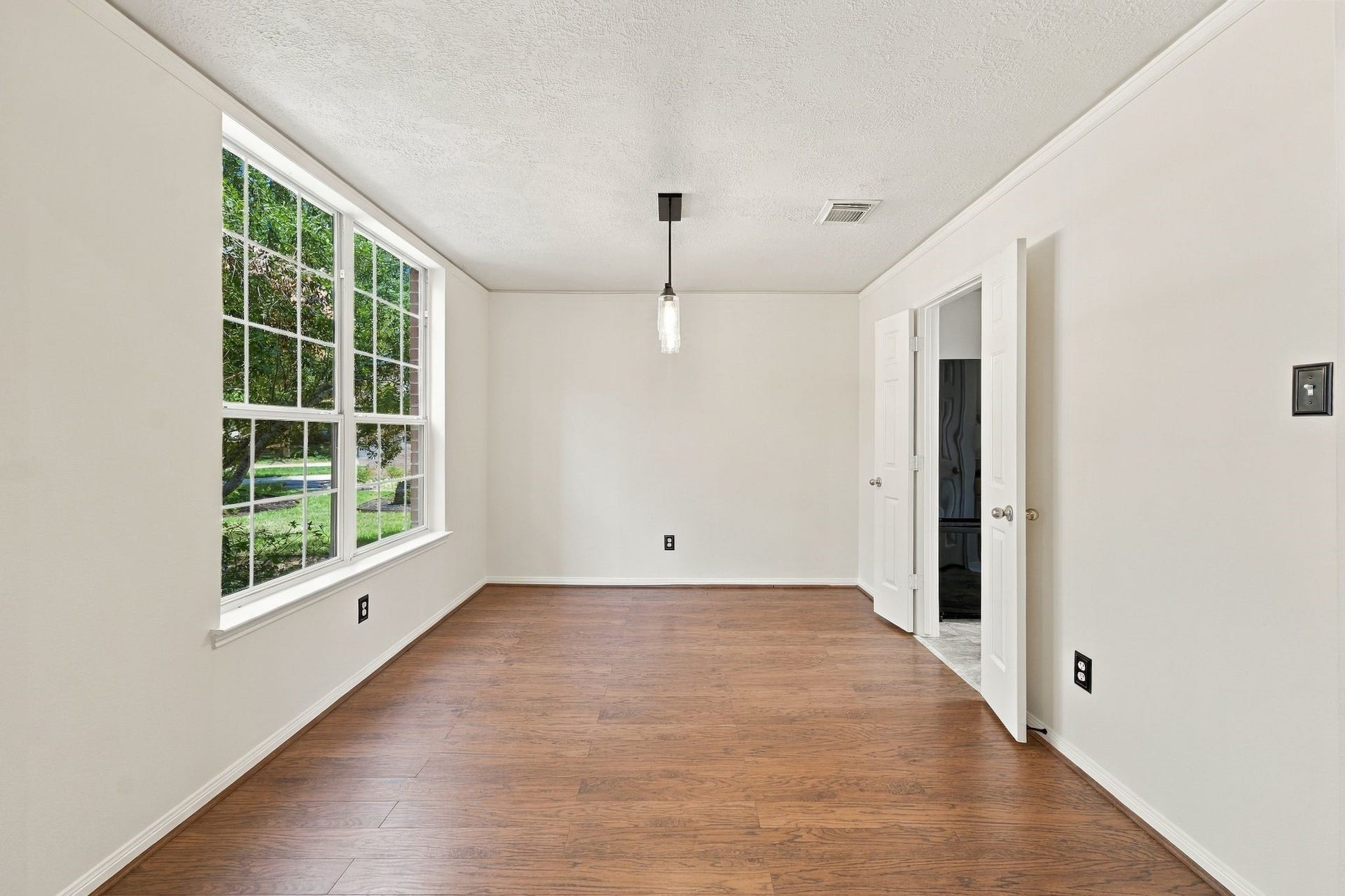 10 Orchid Grove Place, Conroe, TX 77385 10 Orchid Grove Place, Conroe, TX 77385
