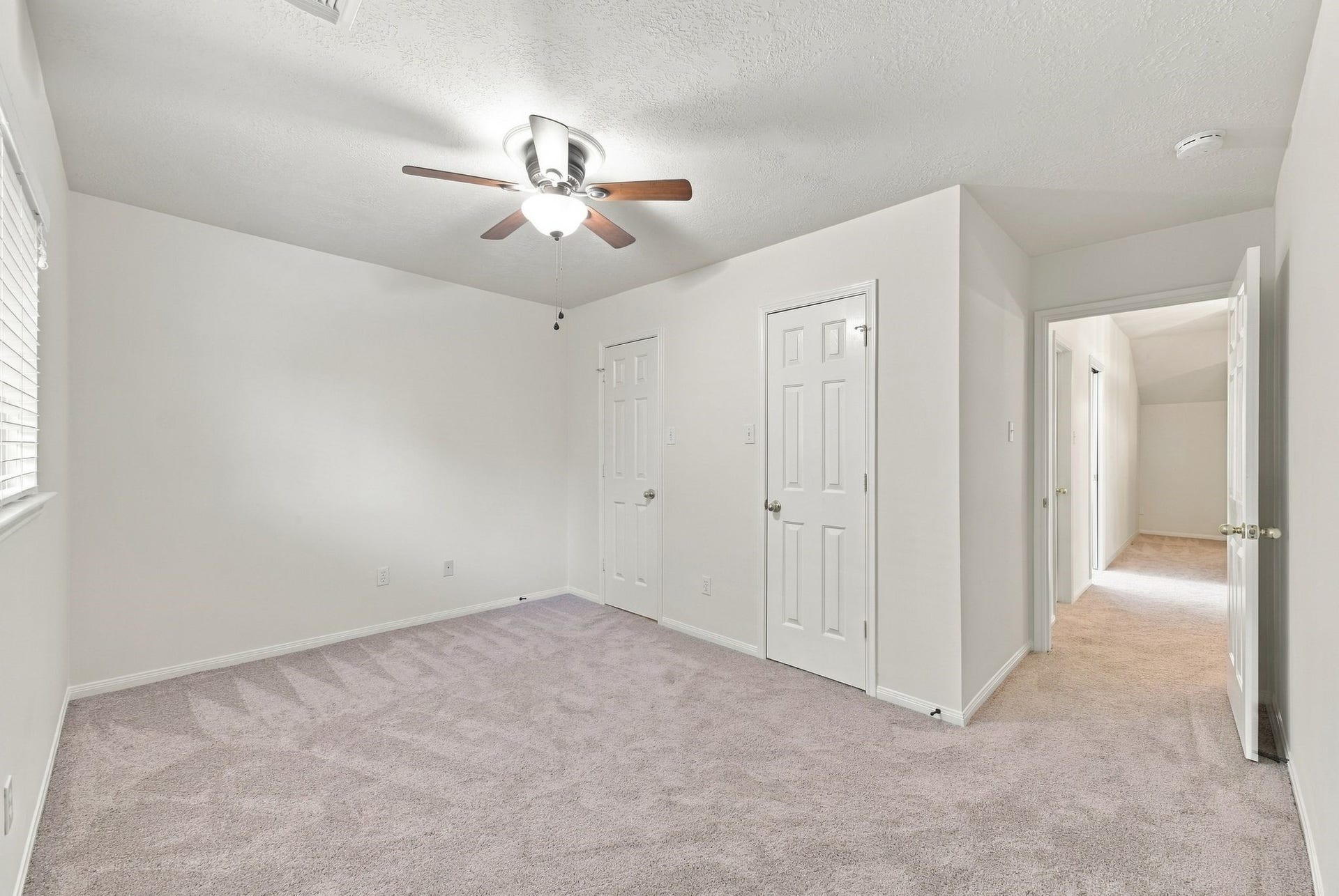 10 Orchid Grove Place, Conroe, TX 77385 10 Orchid Grove Place, Conroe, TX 77385