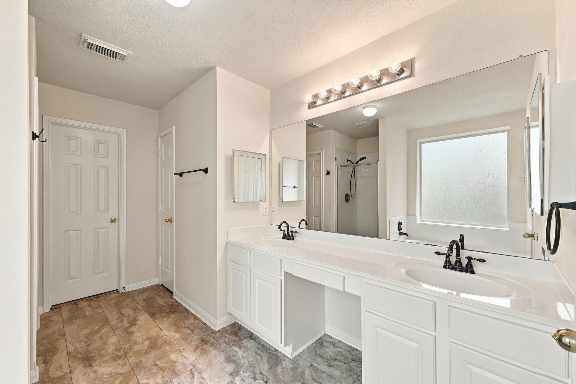 10 Orchid Grove Place, Conroe, TX 77385 10 Orchid Grove Place, Conroe, TX 77385