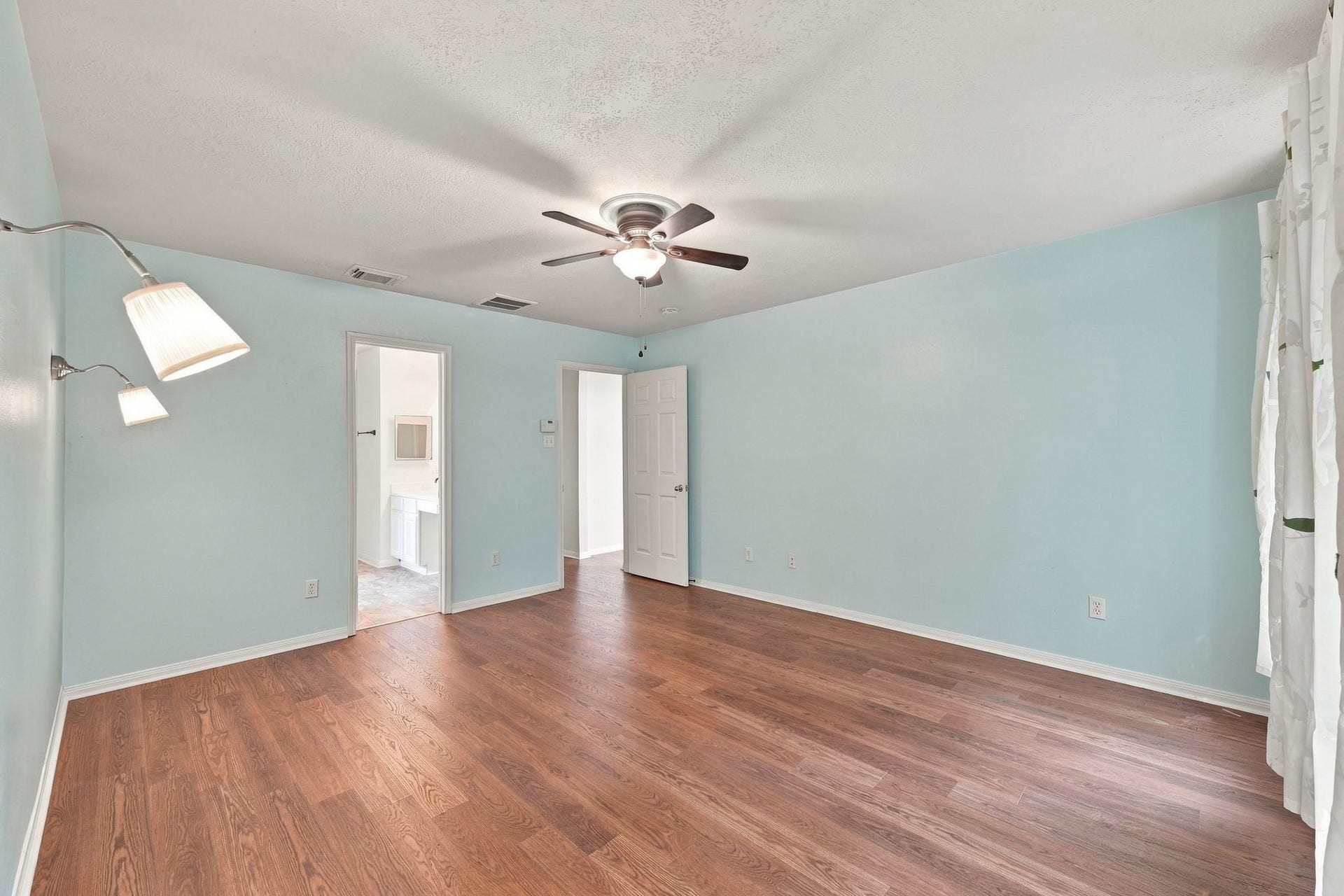 10 Orchid Grove Place, Conroe, TX 77385 10 Orchid Grove Place, Conroe, TX 77385