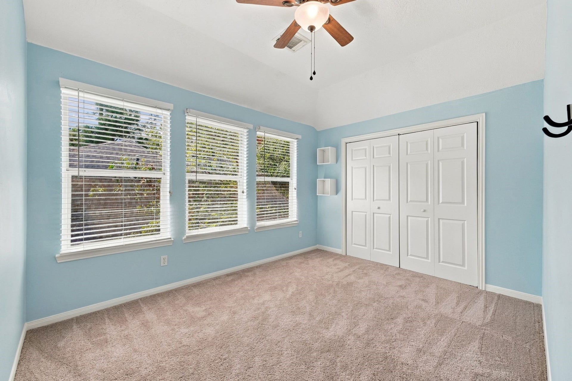 10 Orchid Grove Place, Conroe, TX 77385 10 Orchid Grove Place, Conroe, TX 77385