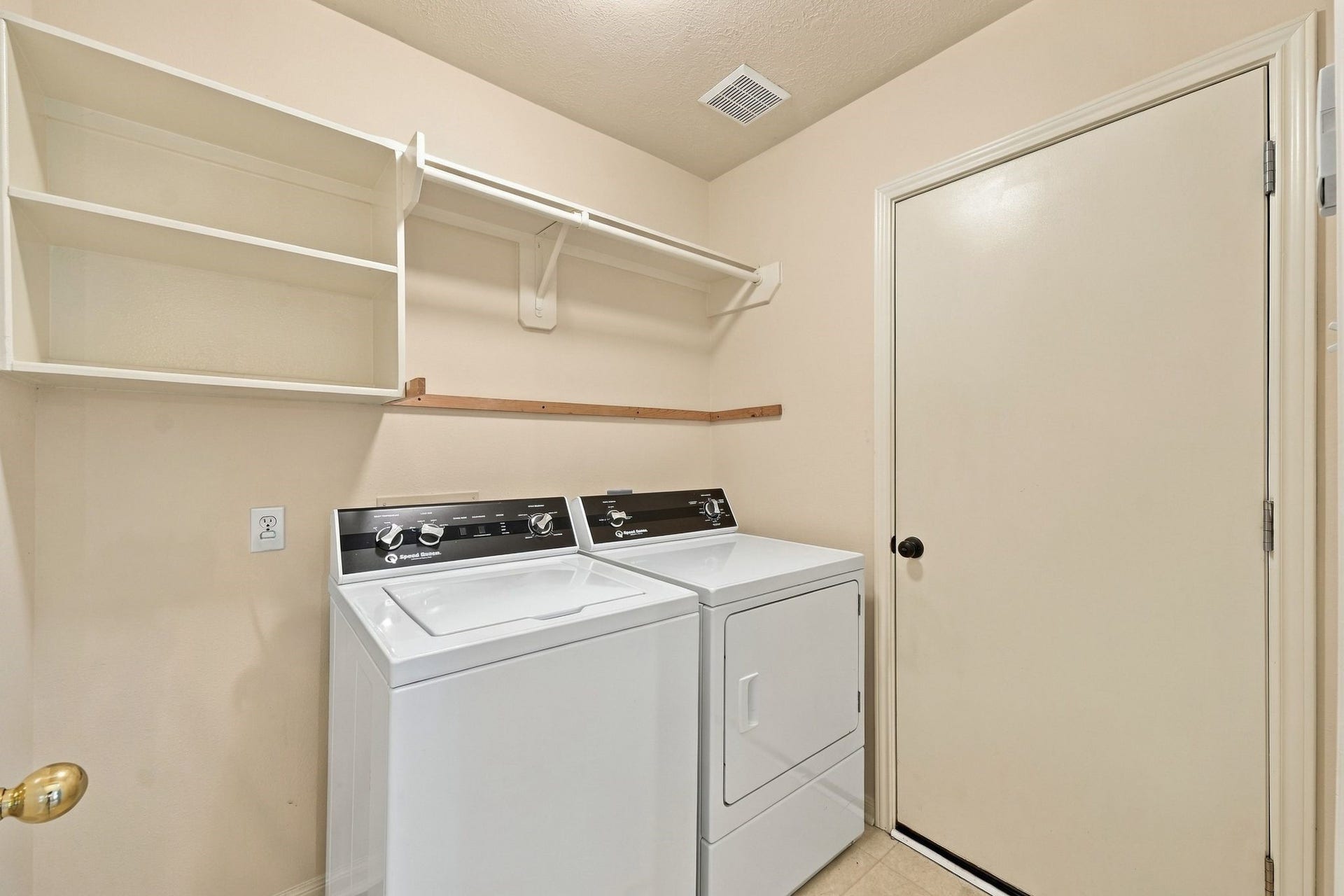 10 Orchid Grove Place, Conroe, TX 77385 10 Orchid Grove Place, Conroe, TX 77385