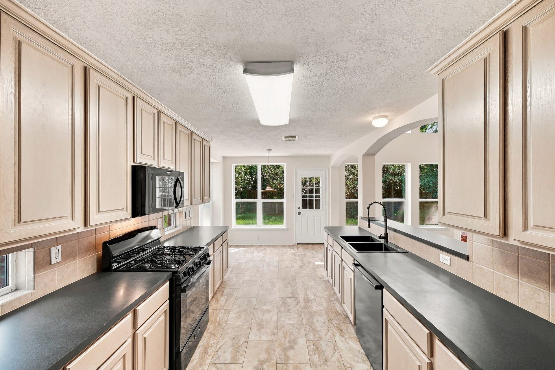 10 Orchid Grove Place, Conroe, TX 77385 10 Orchid Grove Place, Conroe, TX 77385