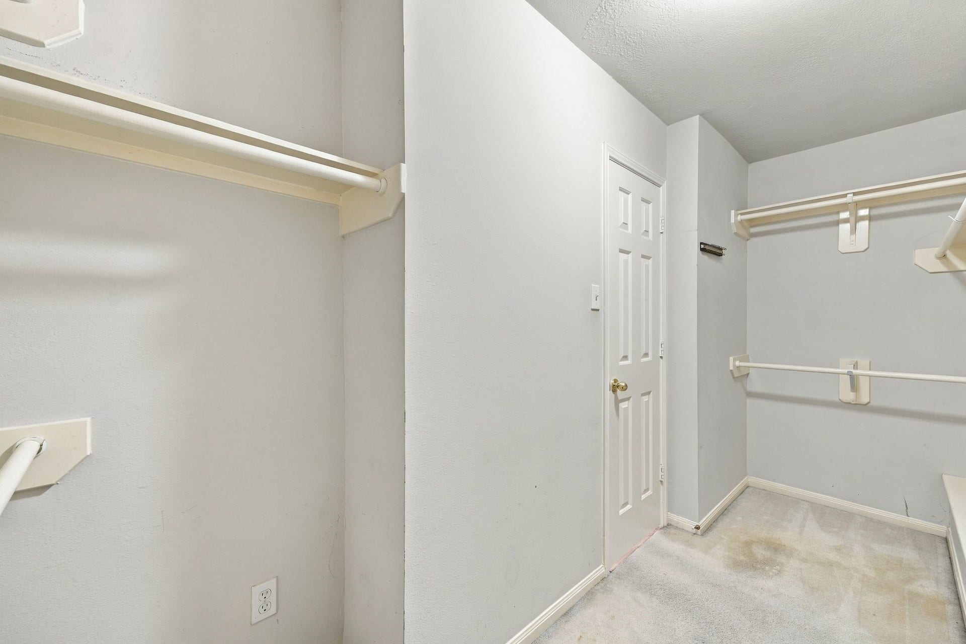 10 Orchid Grove Place, Conroe, TX 77385 10 Orchid Grove Place, Conroe, TX 77385