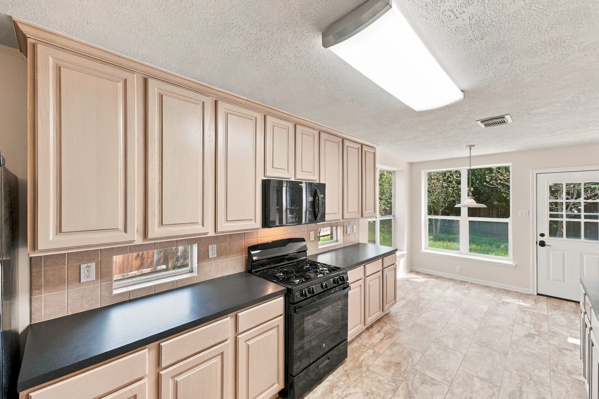 10 Orchid Grove Place, Conroe, TX 77385 10 Orchid Grove Place, Conroe, TX 77385