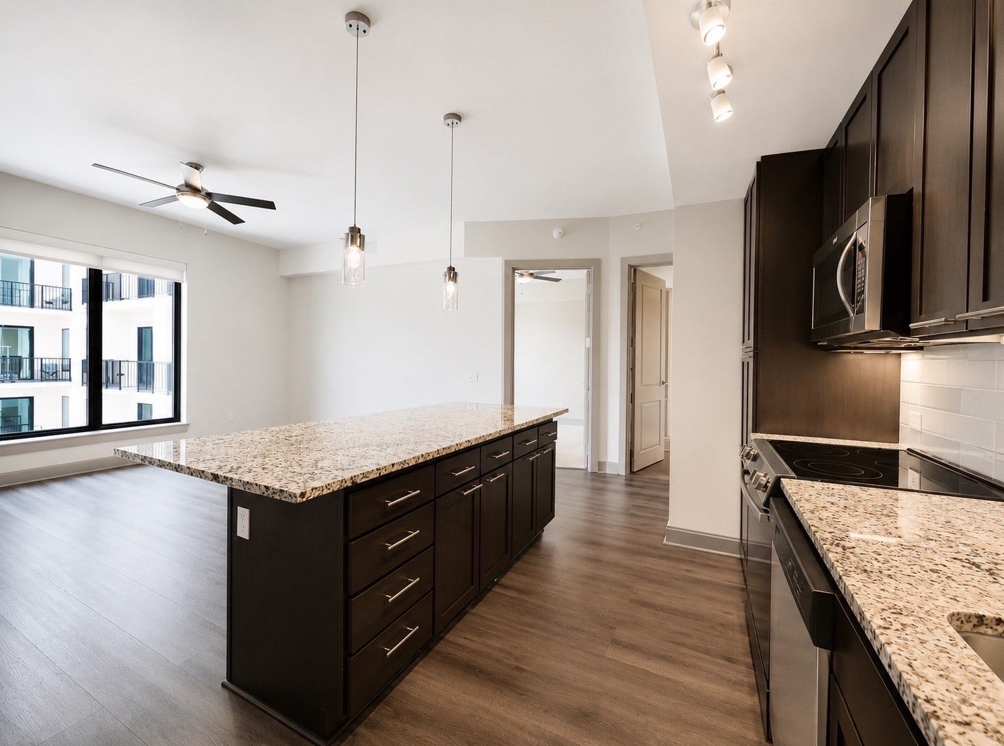 9787 Katy Freeway, #1601, Houston, TX 77024
