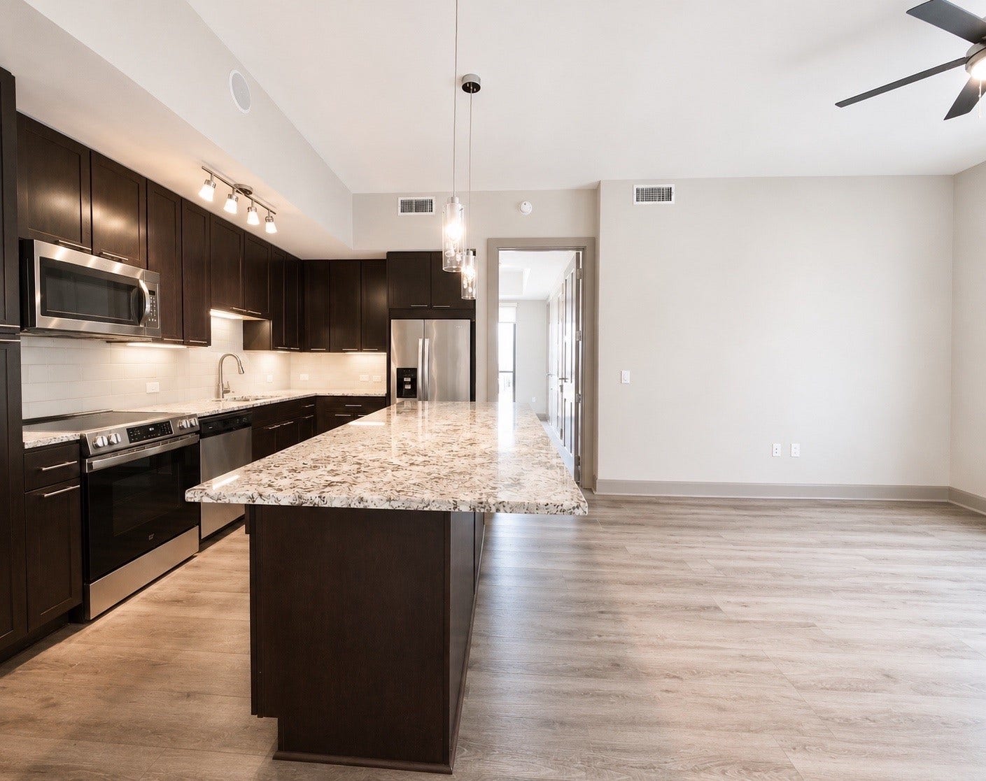 9787 Katy Freeway, #1601, Houston, TX 77024