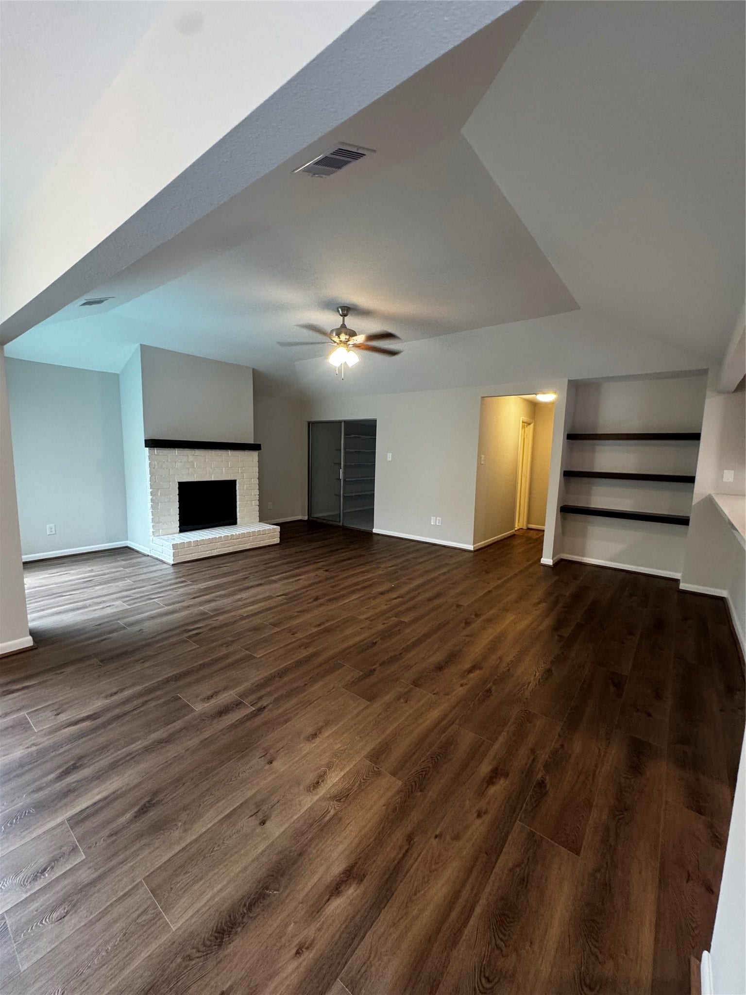 8807 Belle Glen Drive, Houston, TX 77099 8807 Belle Glen Drive, Houston, TX 77099