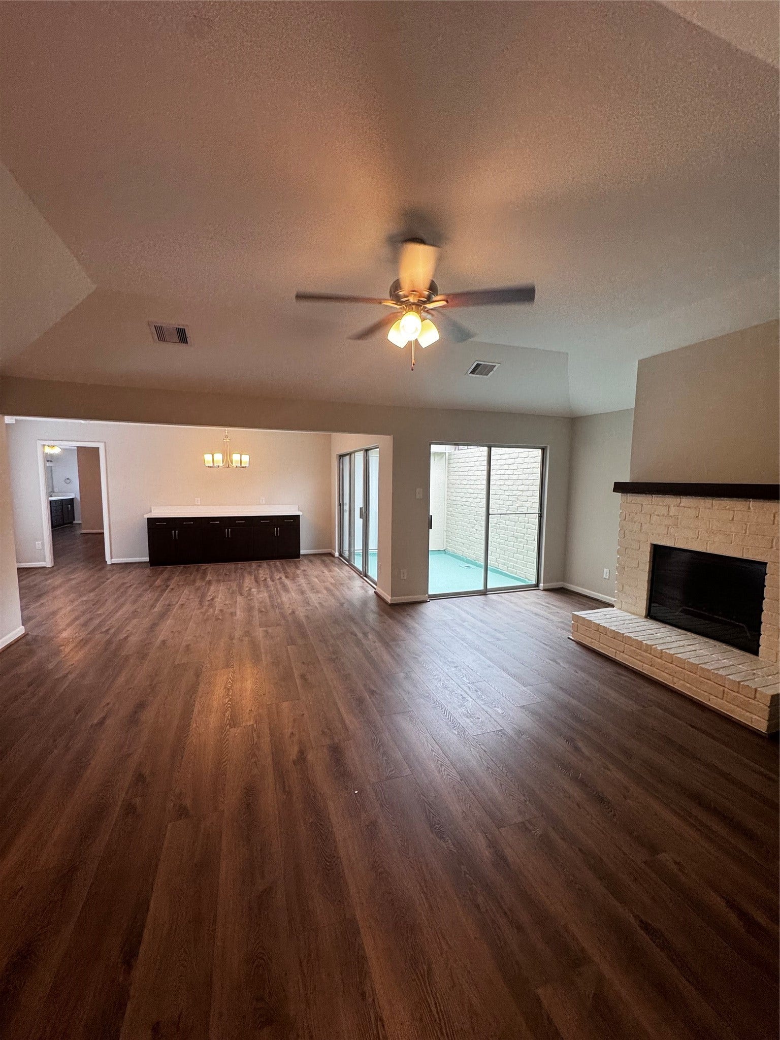 8807 Belle Glen Drive, Houston, TX 77099 8807 Belle Glen Drive, Houston, TX 77099