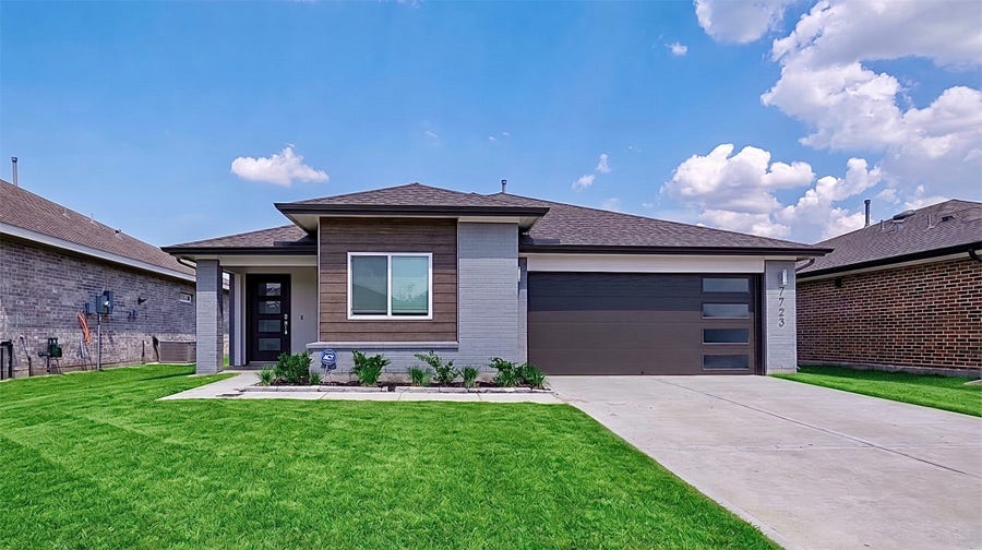 Property photo for 7723 Brushwood Drive, Rosharon, TX