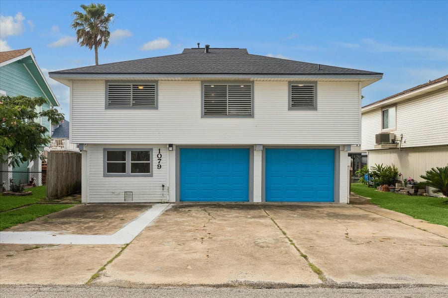 Property photo for 1079 Redfish Street, Bayou Vista, TX