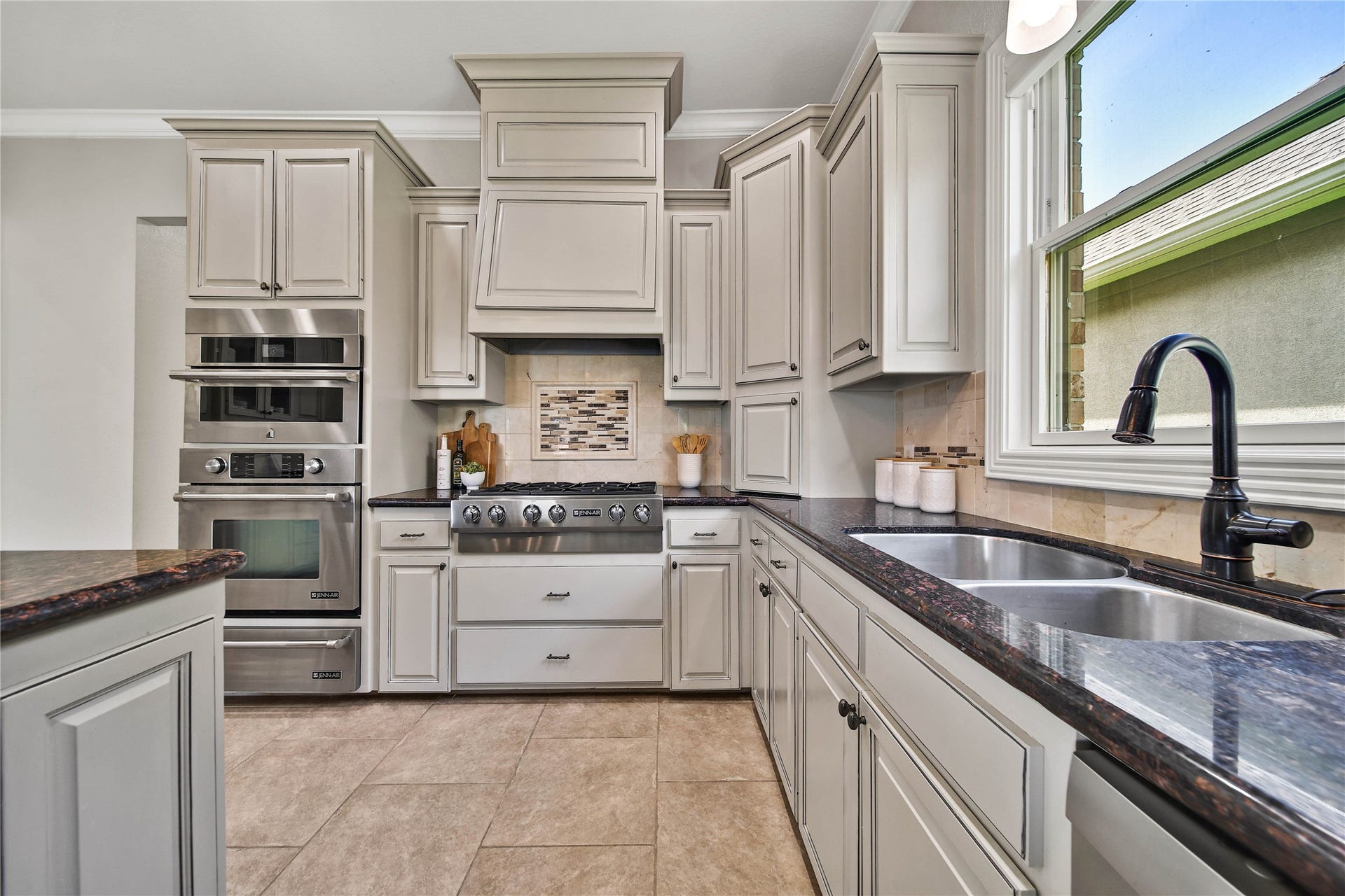 12320 White Oak Point, Conroe, TX 77304 12320 White Oak Point, Conroe, TX 77304