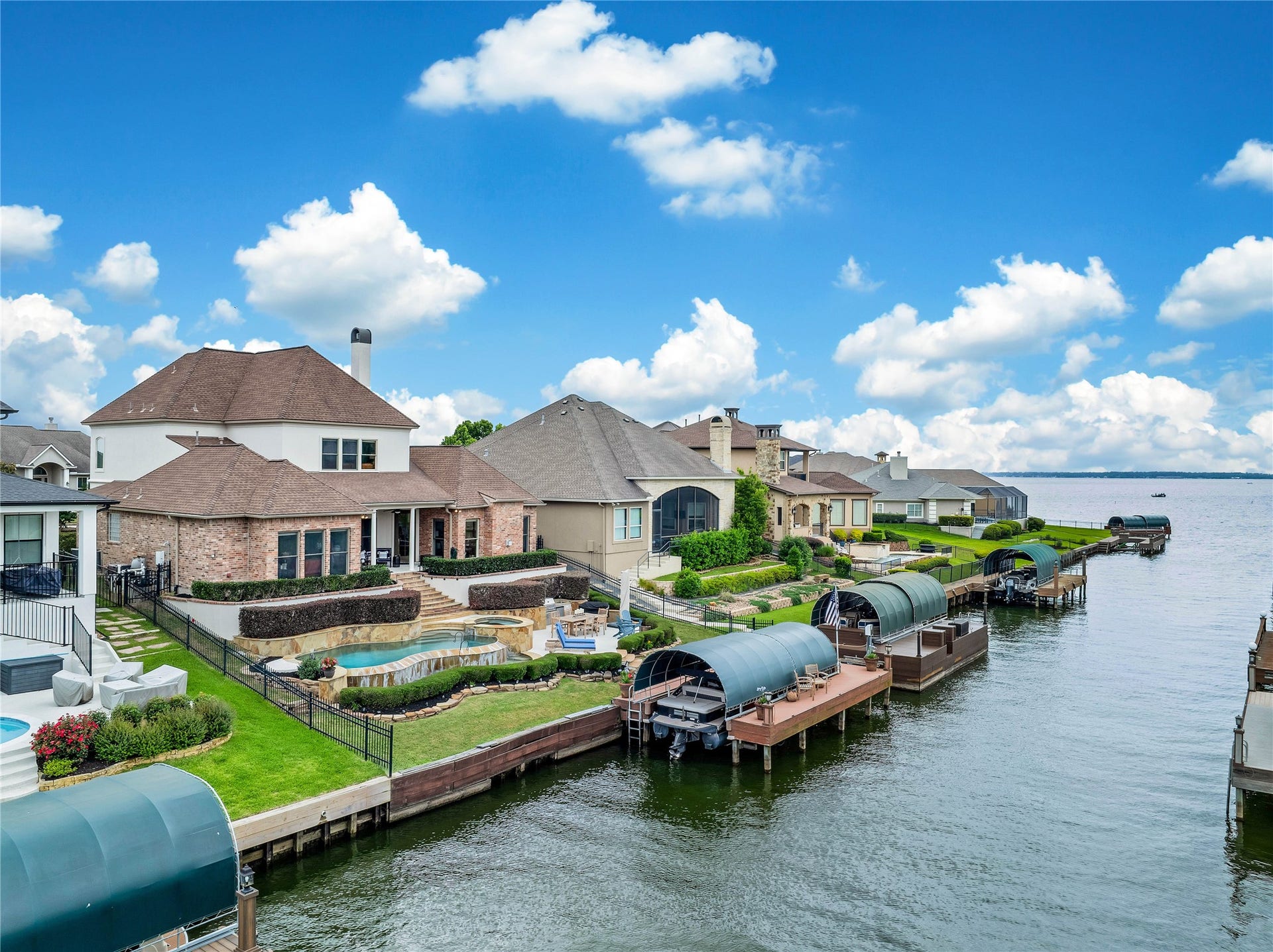 12320 White Oak Point, Conroe, TX 77304 12320 White Oak Point, Conroe, TX 77304