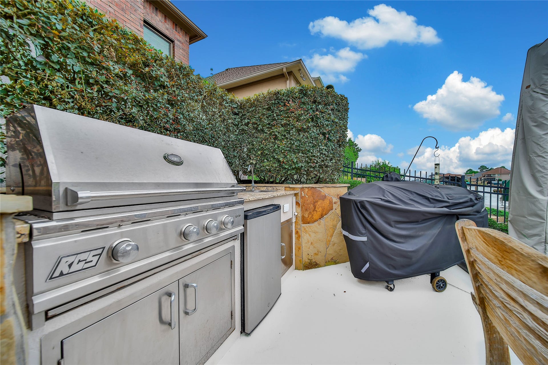 12320 White Oak Point, Conroe, TX 77304 12320 White Oak Point, Conroe, TX 77304