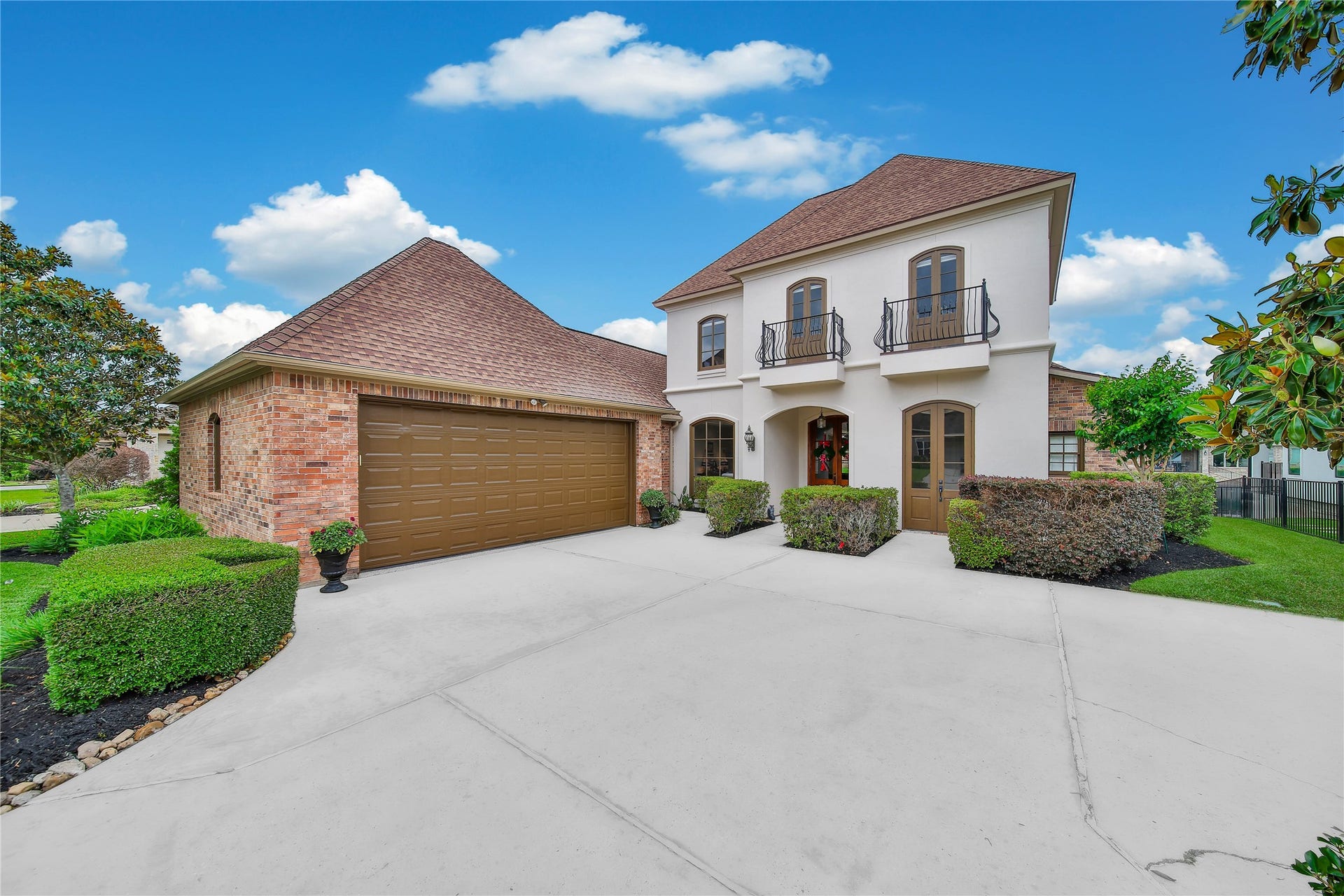 12320 White Oak Point, Conroe, TX 77304 12320 White Oak Point, Conroe, TX 77304