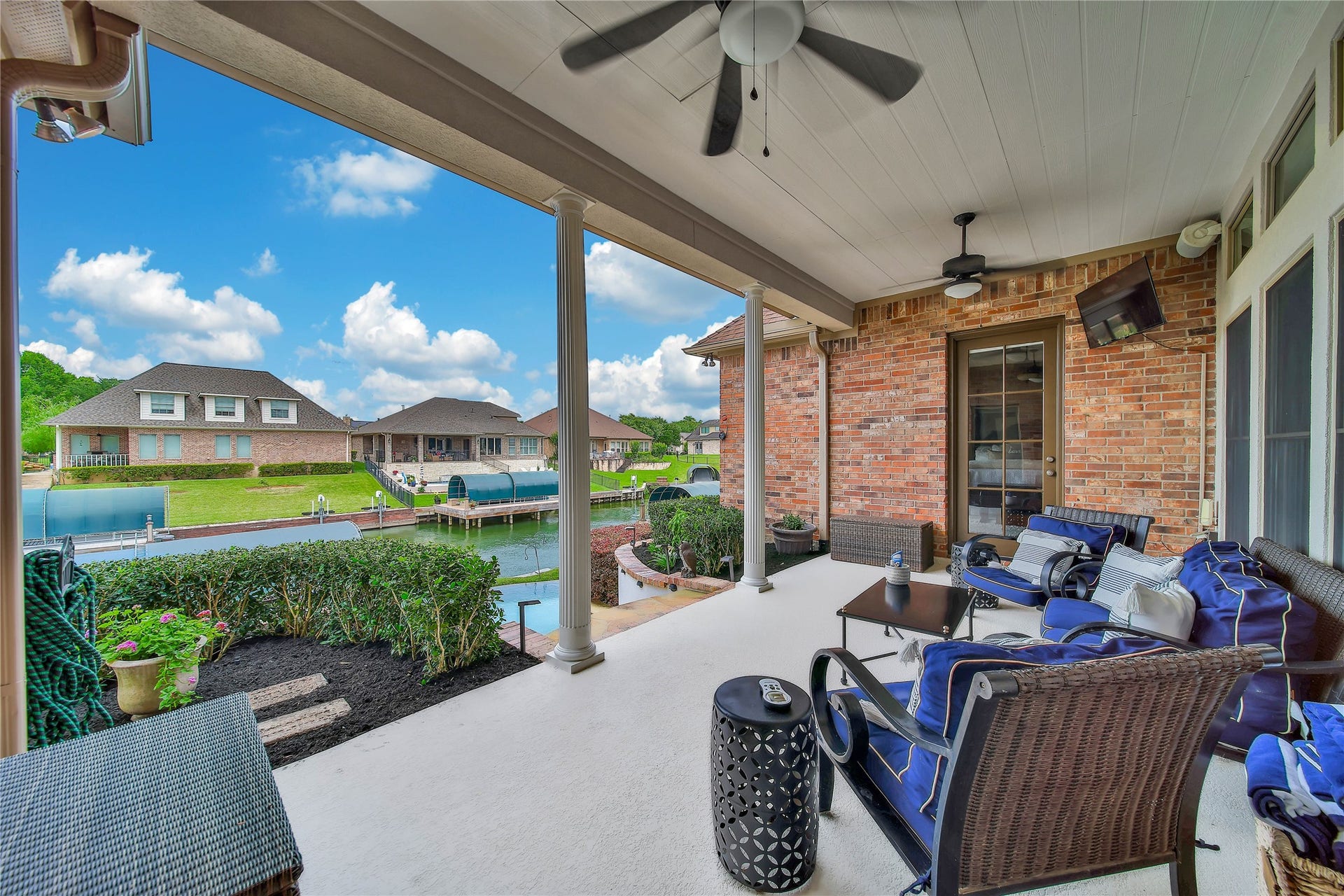 12320 White Oak Point, Conroe, TX 77304 12320 White Oak Point, Conroe, TX 77304