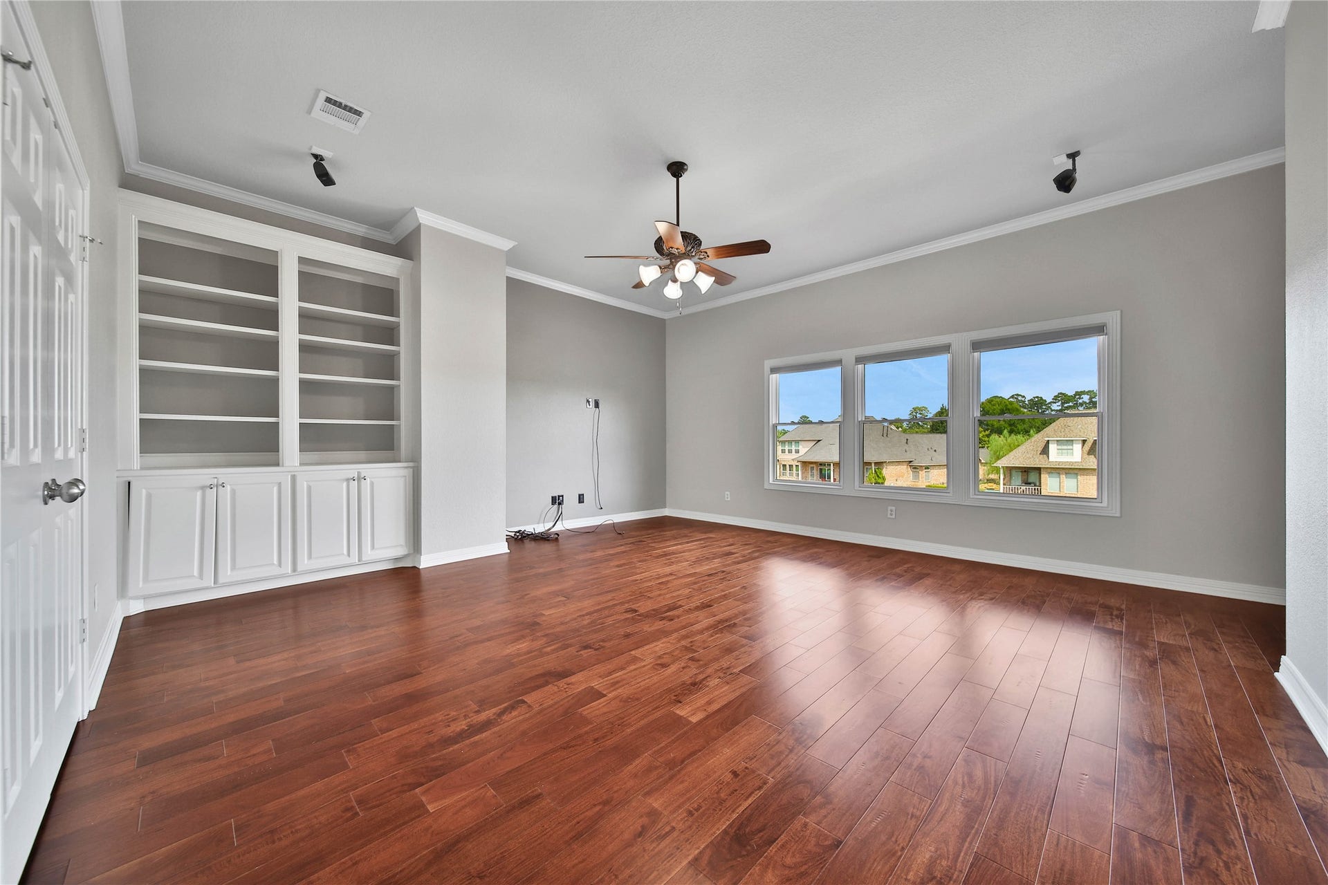 12320 White Oak Point, Conroe, TX 77304 12320 White Oak Point, Conroe, TX 77304