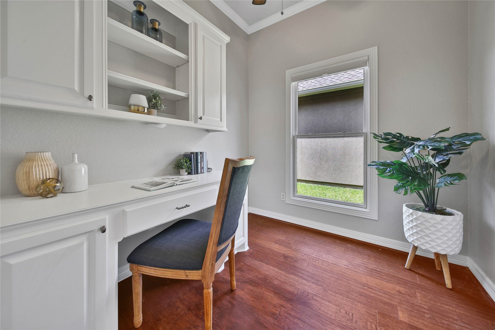 12320 White Oak Point, Conroe, TX 77304 12320 White Oak Point, Conroe, TX 77304