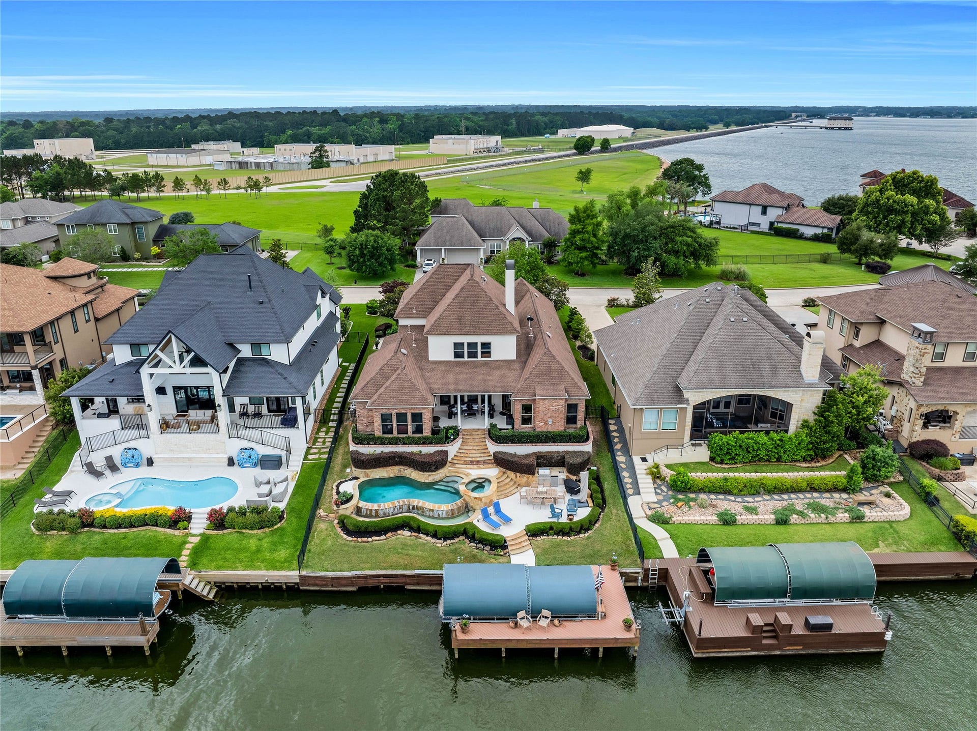 12320 White Oak Point, Conroe, TX 77304 12320 White Oak Point, Conroe, TX 77304