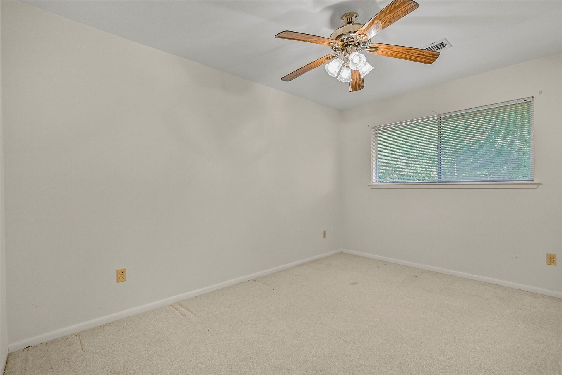 2101 Willow Dell Drive, Seabrook, TX 77586 2101 Willow Dell Drive, Seabrook, TX 77586
