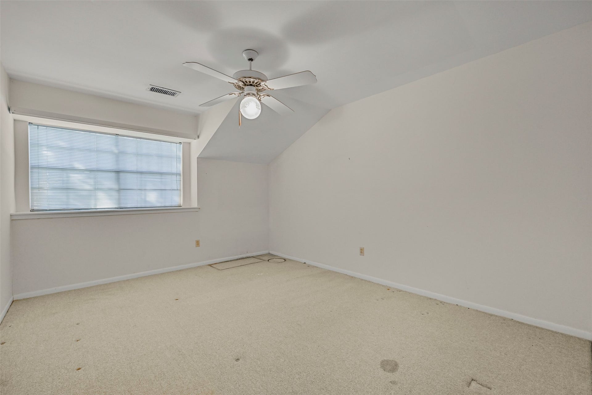 2101 Willow Dell Drive, Seabrook, TX 77586 2101 Willow Dell Drive, Seabrook, TX 77586