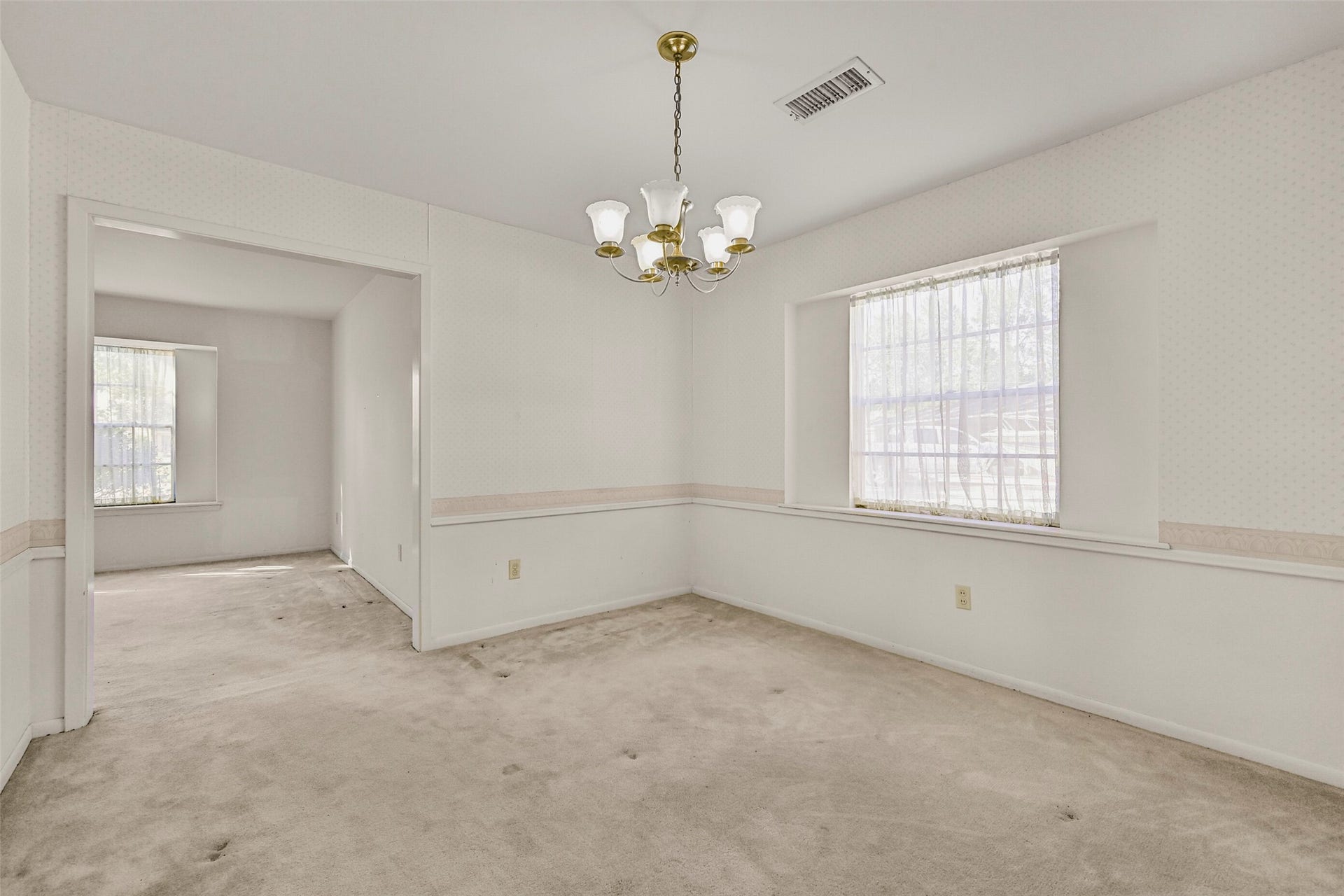 2101 Willow Dell Drive, Seabrook, TX 77586 Formal dining area