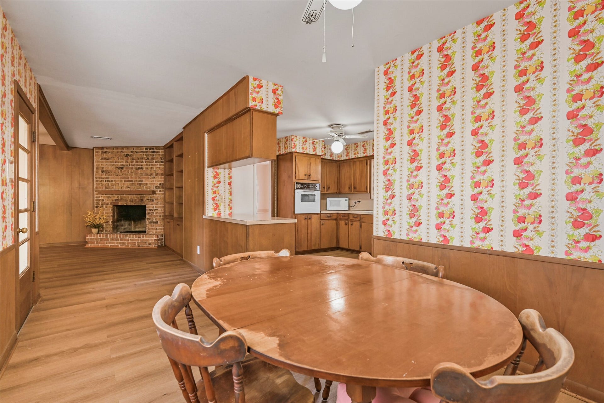 2101 Willow Dell Drive, Seabrook, TX 77586 2101 Willow Dell Drive, Seabrook, TX 77586