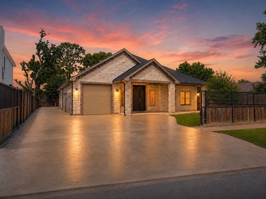 Property photo for 7105 Weyburn Street, Houston, TX