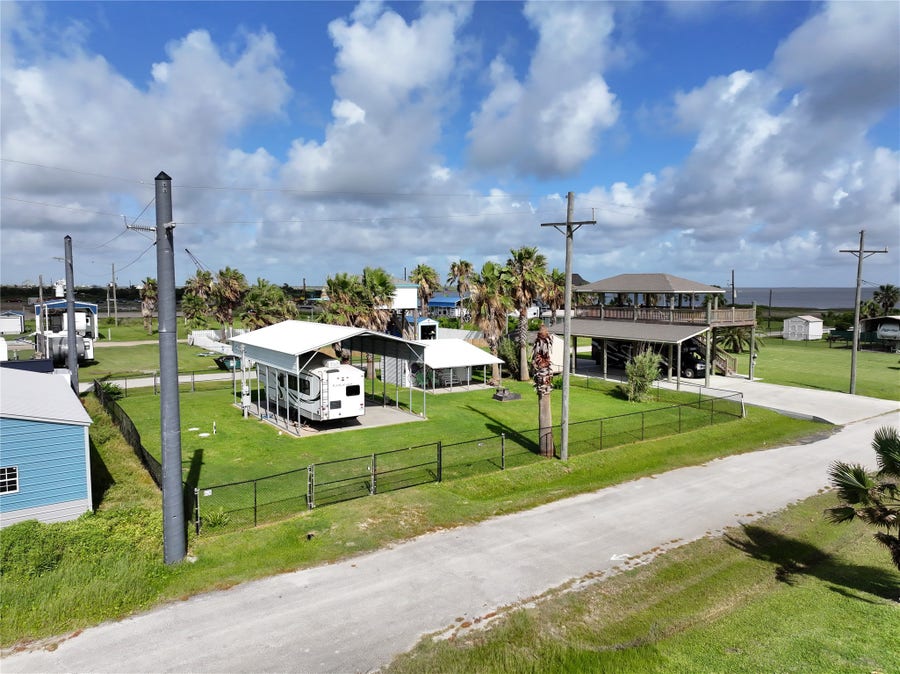 Property photo for 1021 N Church Street, Gilchrist, TX