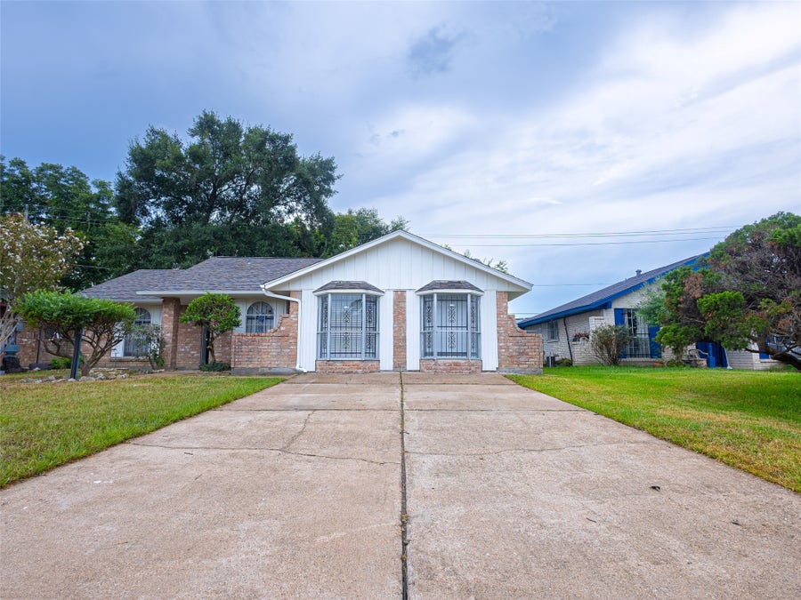 Property photo for 4223 Oak Shadows Drive, Houston, TX