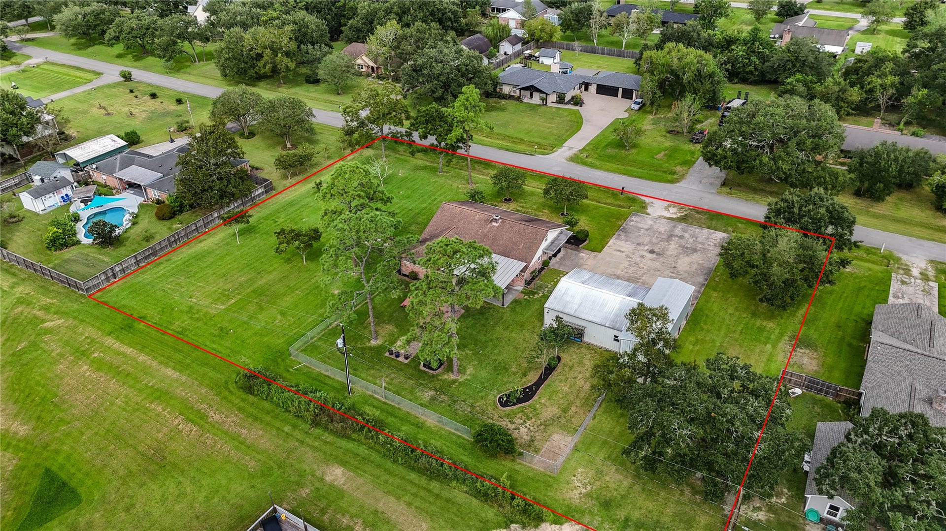 12315 Thaman Drive, Dickinson, TX 77539 Buyer to verify dimensions