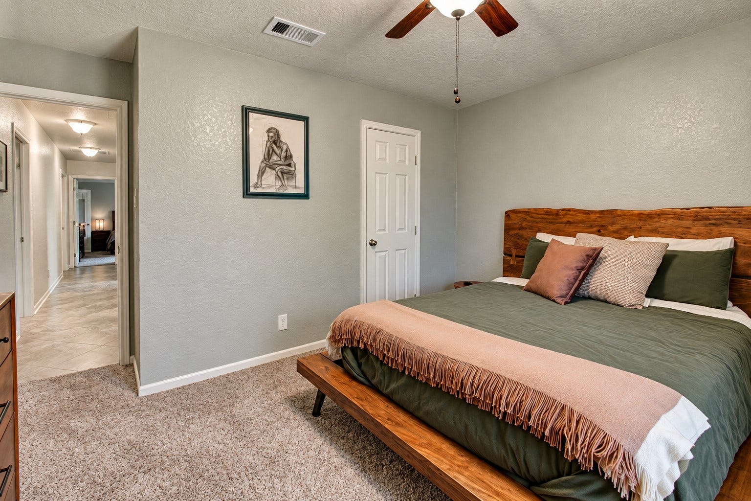 12315 Thaman Drive, Dickinson, TX 77539 ALL downstairs bedrooms have walk in closets!