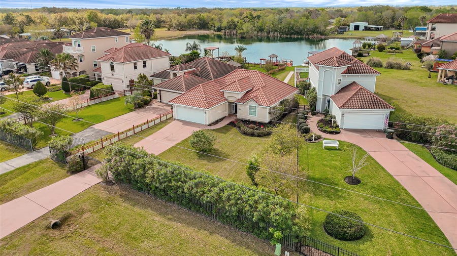 Property photo for 2767 Broadway Street, Dickinson, TX